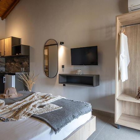 Erifili At Sarti Beach Apartments & Studios Екстер'єр фото