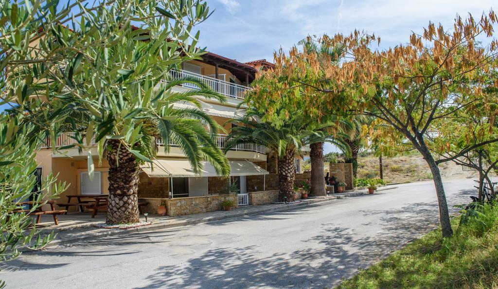 Erifili At Sarti Beach Apartments & Studios Екстер'єр фото