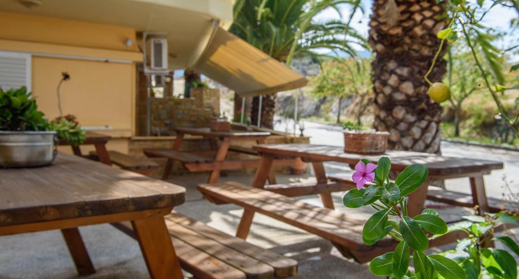 Erifili At Sarti Beach Apartments & Studios Екстер'єр фото